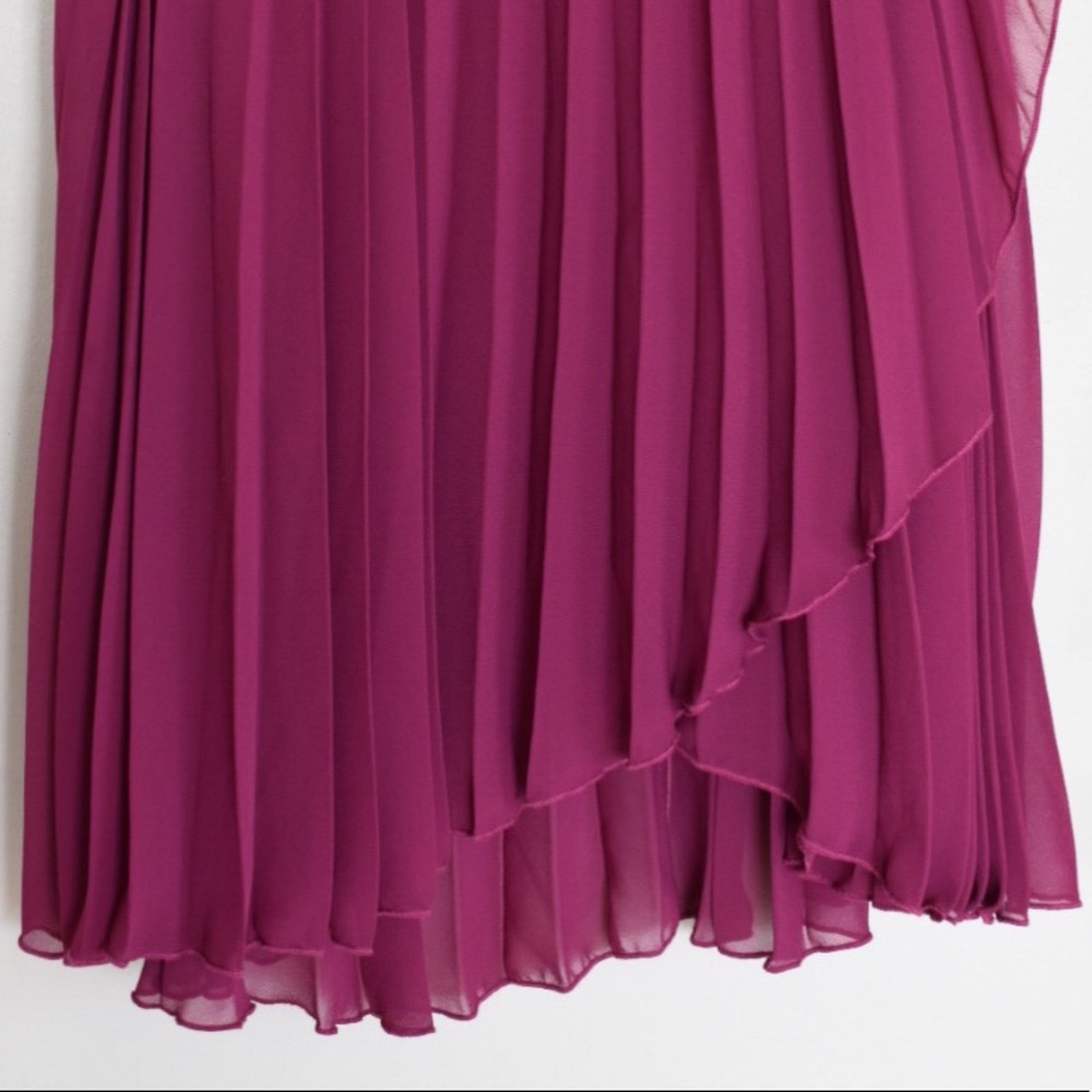 Missguided Pleated Wrap Skirt - Picture 2 of 4